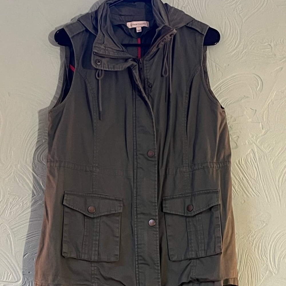 Army green zip up cargo vest